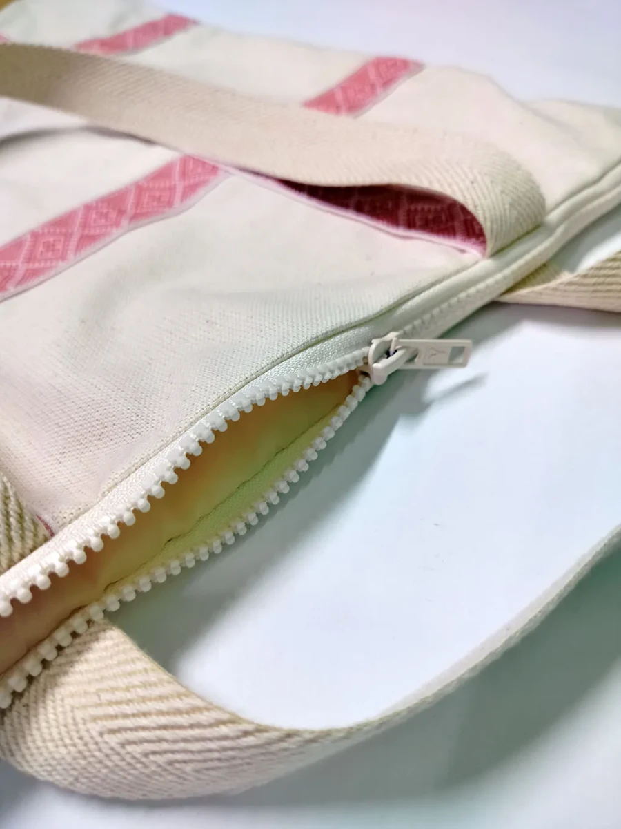 Сумка-шоппер бежевая с тесьмой в русском стиле на молнии Сумка-шоппер бежевая с тесьмой в русском стиле на молнии