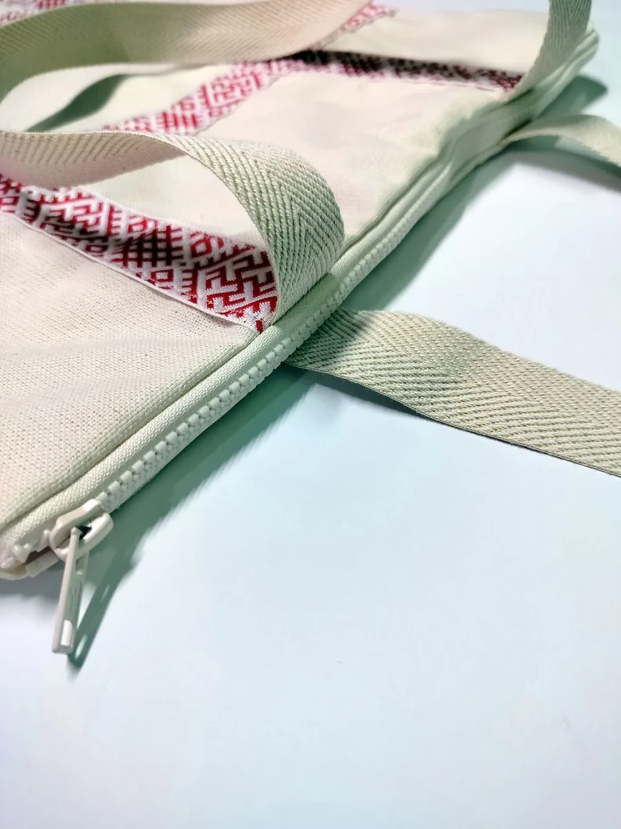 Сумка-шоппер бежевая с тесьмой в русском стиле на молнии Сумка-шоппер бежевая с тесьмой в русском стиле на молнии