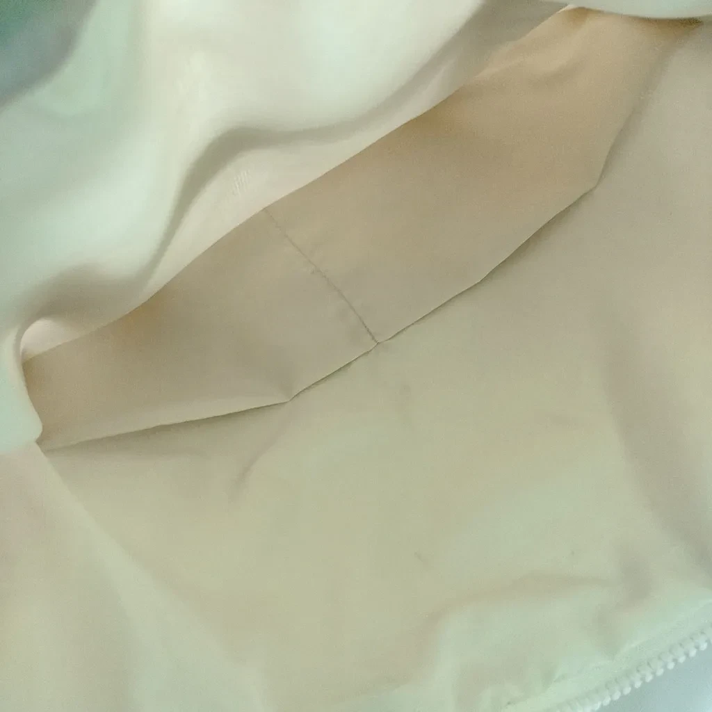 Сумка-шоппер бежевая с тесьмой в русском стиле на молнии Сумка-шоппер бежевая с тесьмой в русском стиле на молнии