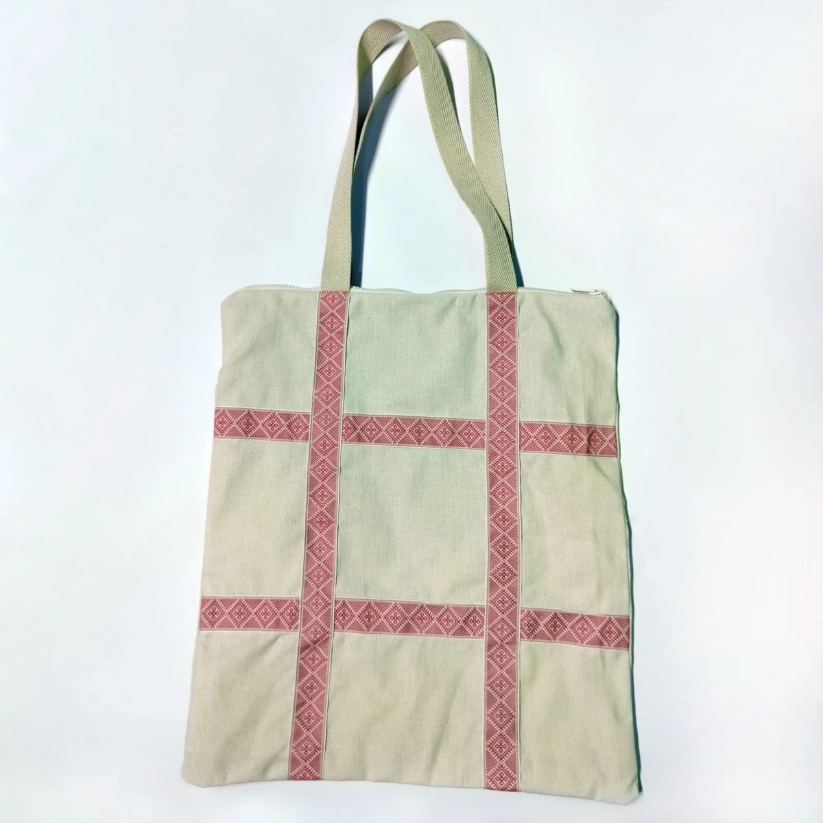 Сумка-шоппер бежевая с тесьмой в русском стиле на молнии Сумка-шоппер бежевая с тесьмой в русском стиле на молнии