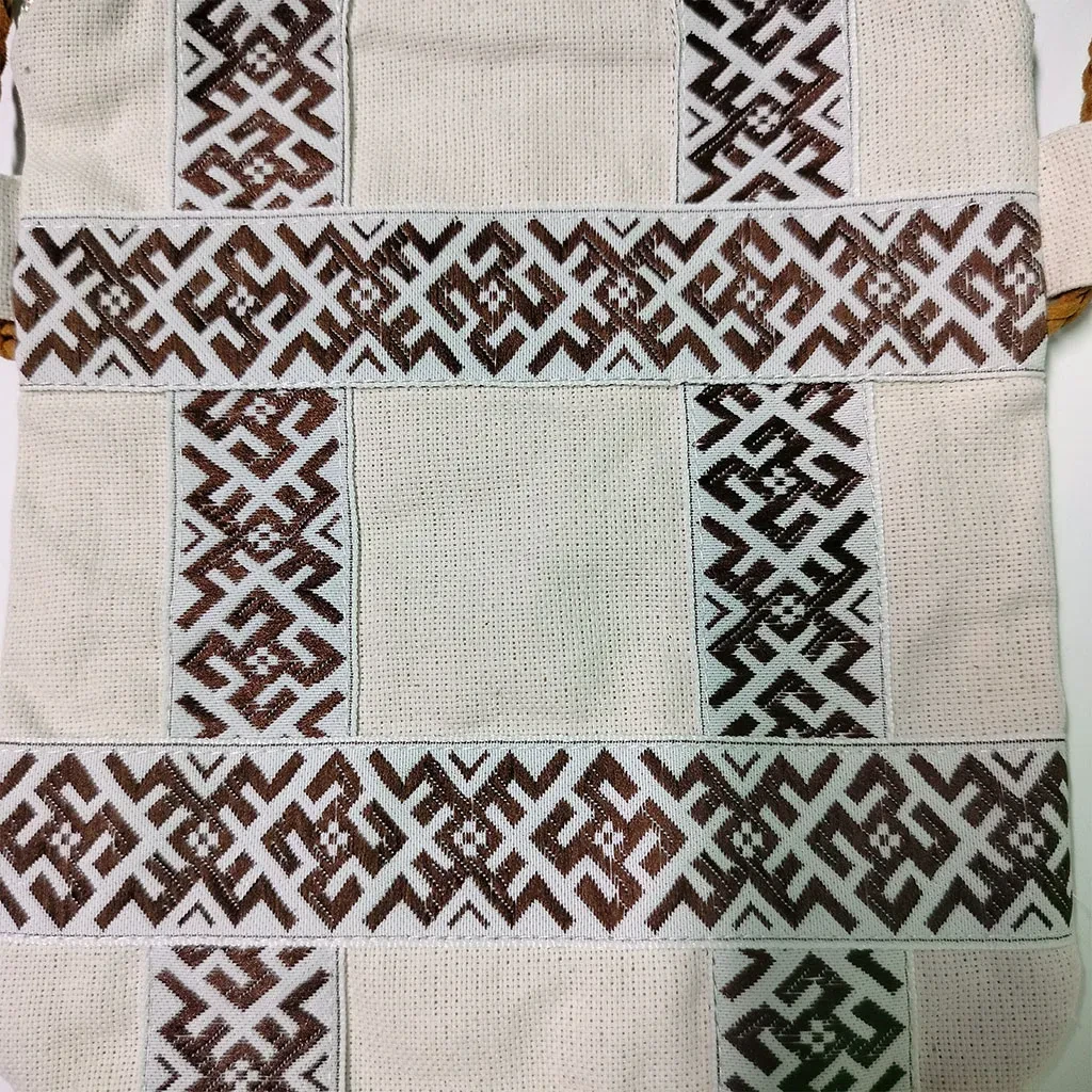 Сумка-кошель бежевая с тесьмой в русском стиле Сумка-кошель бежевая с тесьмой в русском стиле