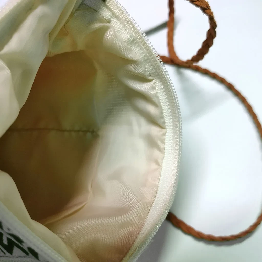 Сумка-кошель бежевая с тесьмой в русском стиле Сумка-кошель бежевая с тесьмой в русском стиле