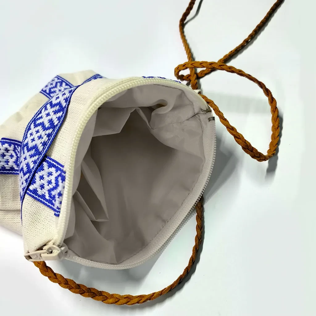 Сумка-кошель бежевая с тесьмой в русском стиле Сумка-кошель бежевая с тесьмой в русском стиле