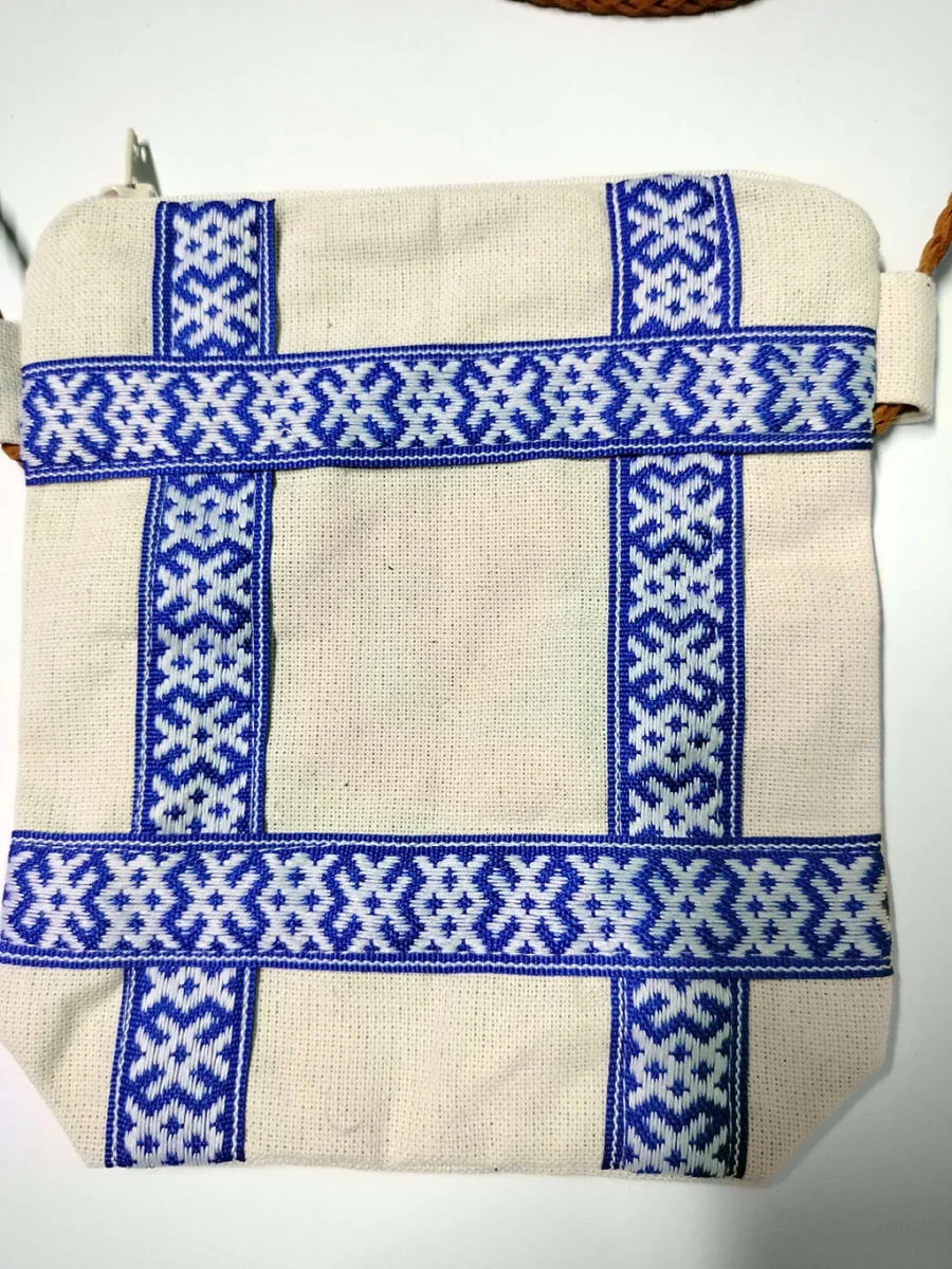 Сумка-кошель бежевая с тесьмой в русском стиле Сумка-кошель бежевая с тесьмой в русском стиле