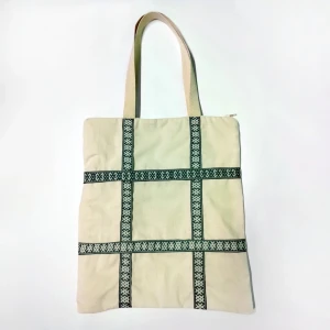 Сумка-шоппер бежевая с тесьмой в русском стиле на молнии Сумка-шоппер бежевая с тесьмой в русском стиле на молнии