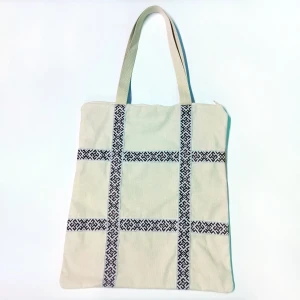 Сумка-шоппер бежевая с тесьмой в русском стиле на молнии Сумка-шоппер бежевая с тесьмой в русском стиле на молнии