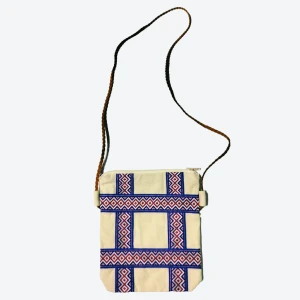 Сумка-кошель бежевая с тесьмой в русском стиле