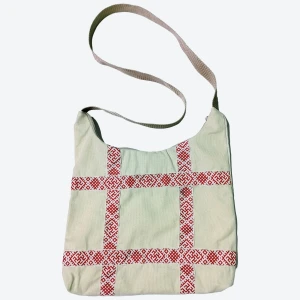 Сумка-хобо бежевая с тесьмой в русском стиле Сумка-хобо бежевая с тесьмой в русском стиле